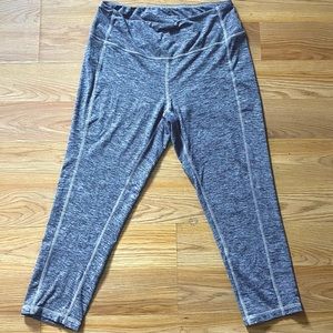 Joe Fresh Active Capri Leggings